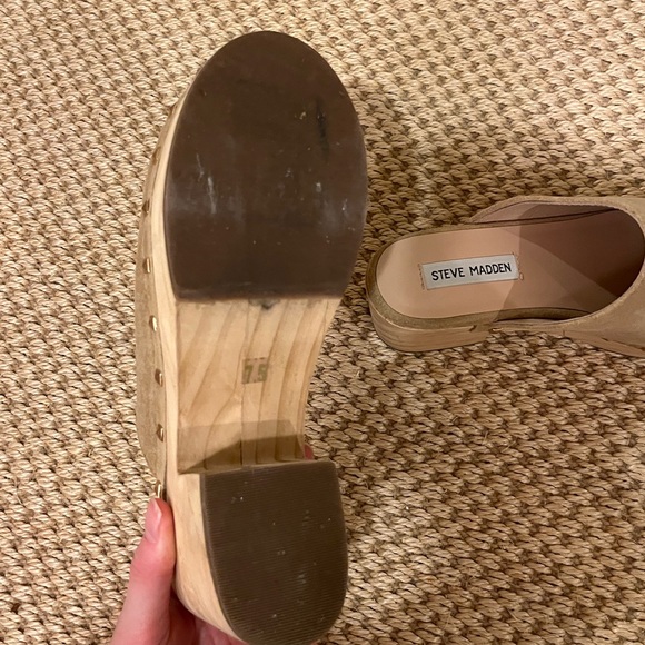 Steve Madden Brooklyn Clog - Picture 5 of 5